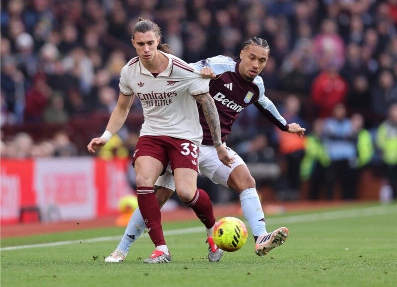 Aston Villa thiệt quân khi gặp Arsenal